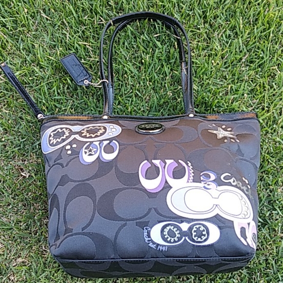 Coach Signature Tote - Picture 2 of 15